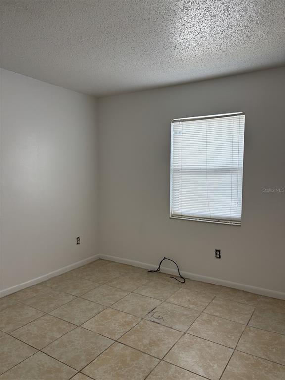 Building Photo - 2119 W Okaloosa Ave
