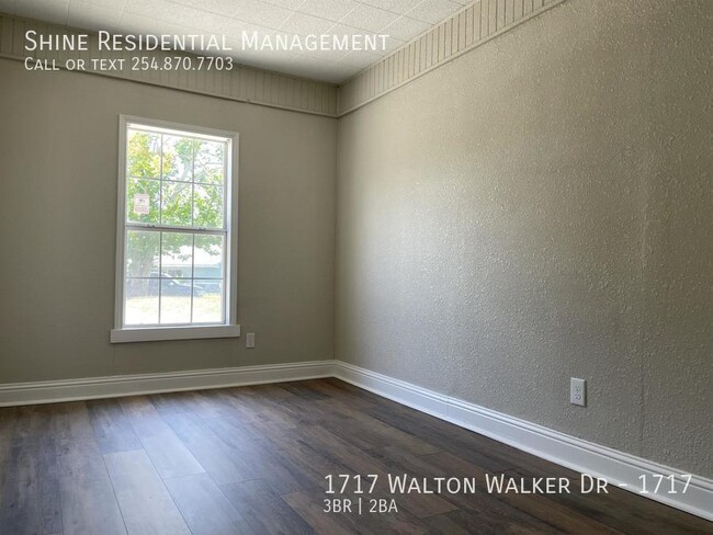 Building Photo - 1717 Walton Walker Dr