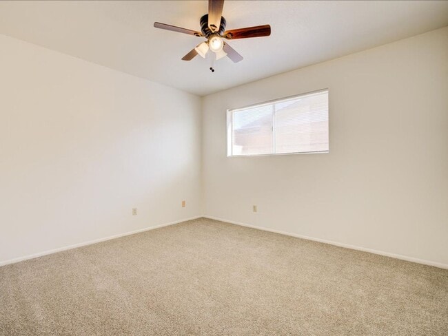 Building Photo - EASTSIDE LOCATION!!!