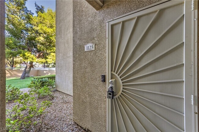Building Photo - 3145 E Flamingo Rd