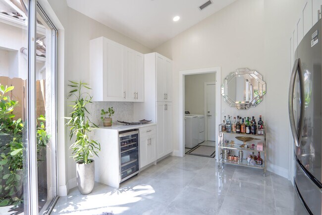 Building Photo - 6670 NW 27th Ave