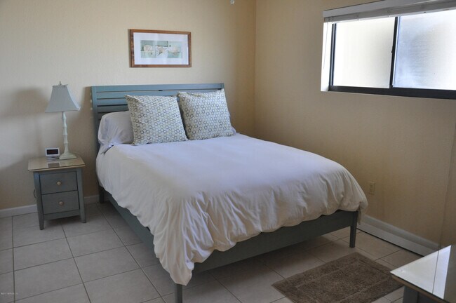 Building Photo - 601 1st St