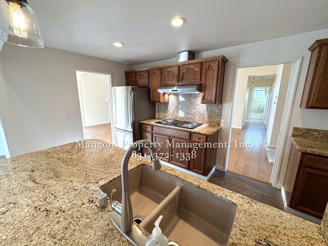 Building Photo - Beautiful 3-Bed, 2 Bath Mission Fields Home in Carmel-by-the-Sea with Modern Kitchen and Hardwood...