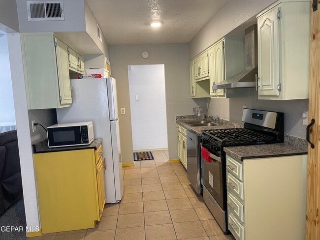 Building Photo - 10604 Fieldrock Ct