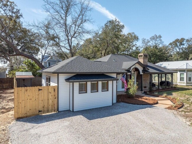 Building Photo - 219 Satsuma Rd