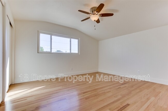 Building Photo - 5318 Saxon St