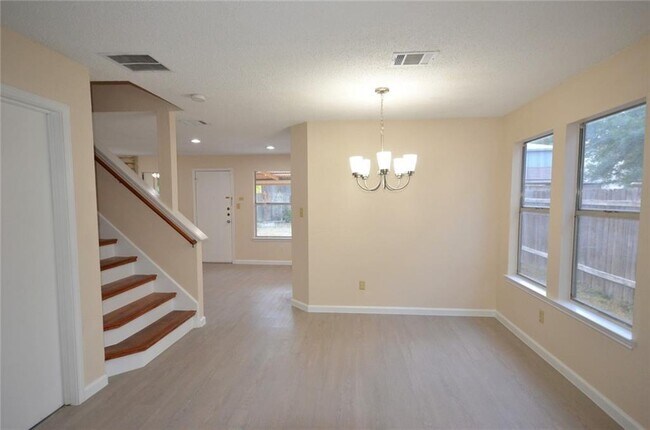Building Photo - 13903 Lothian Dr