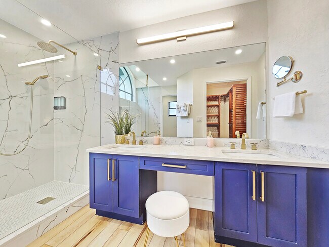 Building Photo - 11402 Suncreek Pl