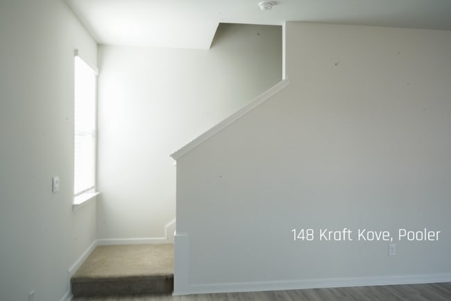 Building Photo - 148 Kraft Kove