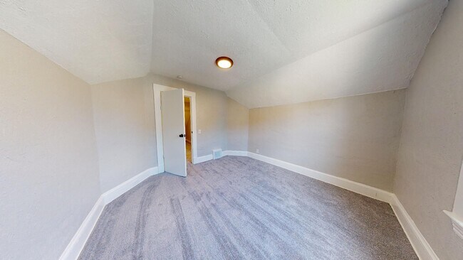 Building Photo - Old Brooklyn - 3 Bedroom Single Family Home