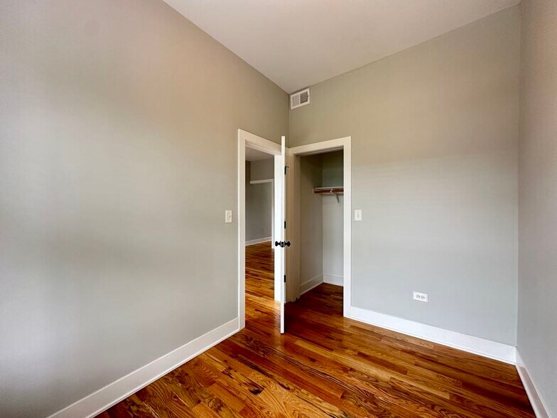 Building Photo - 374 Park Ave