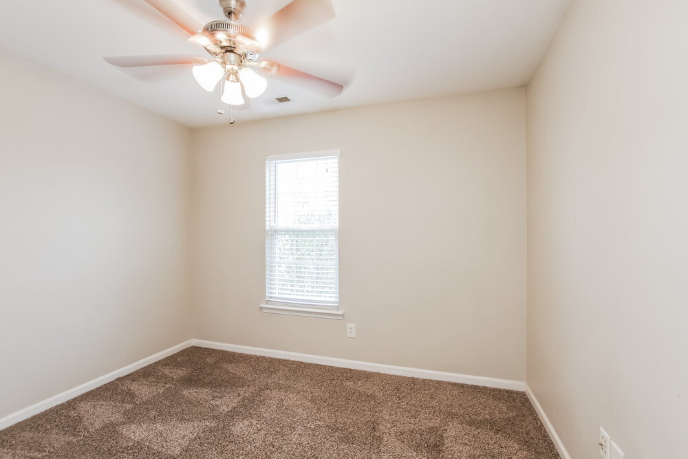 Building Photo - 15327 De Havilland Dr