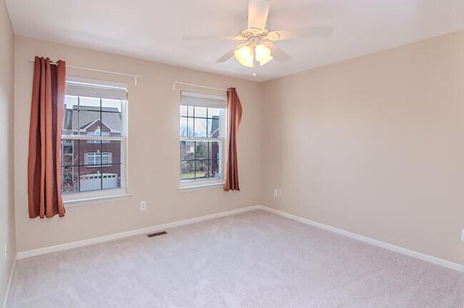 Building Photo - 448 Cherry Orchard Rd