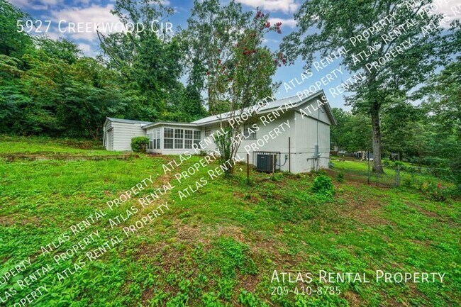 Building Photo - 5927 Creekwood Cir Irondale, AL 35210