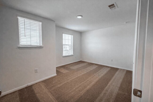 Building Photo - 14866 Ash Landing Dr