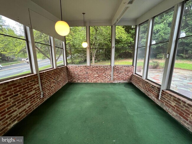 Building Photo - 6411 E Halbert Rd