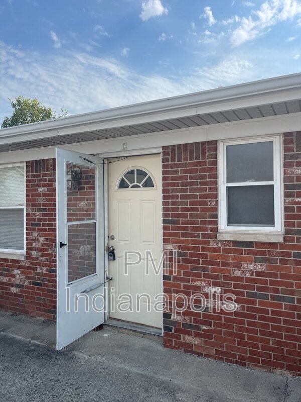 Building Photo - 122 W William Dr