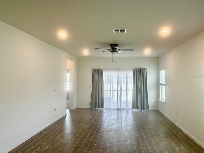 Building Photo - 4530 NW 14th Lp