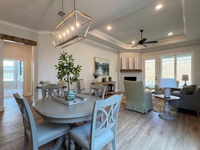 Building Photo - 9248 Villas Ct