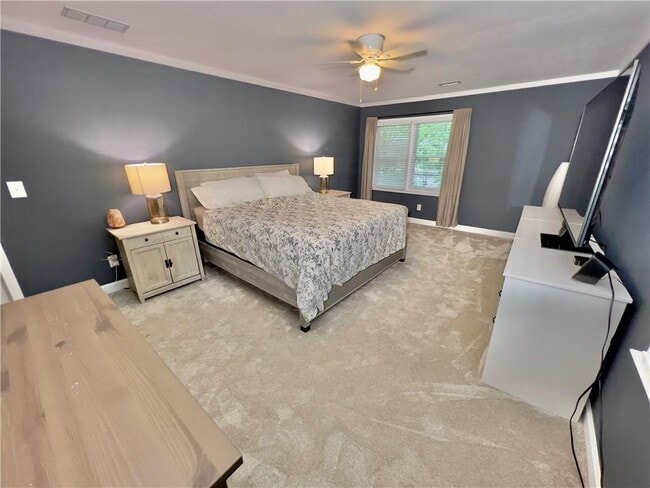 Building Photo - 2110 Six Branches Dr