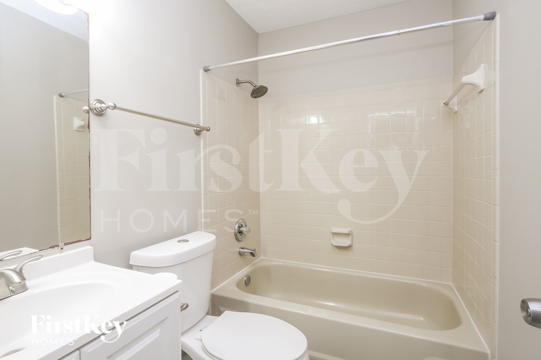 Building Photo - 4496 Braemar Dr