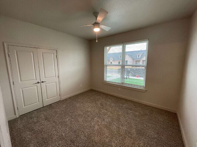 Building Photo - Luxurious Townhome Located In Abbey Glen - Cooper ISD