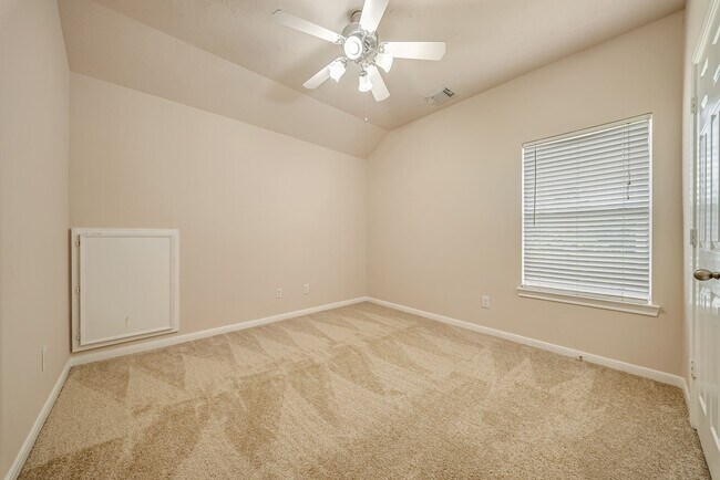 Building Photo - 18106 Linden Forest Ln