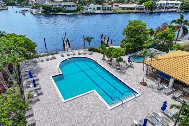 Building Photo - 3420 S Ocean Blvd