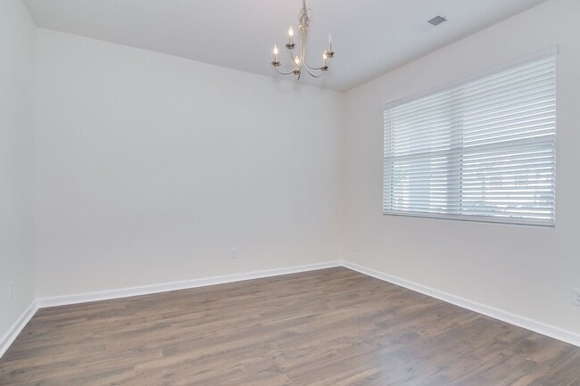 Building Photo - 1115 Sims Dr