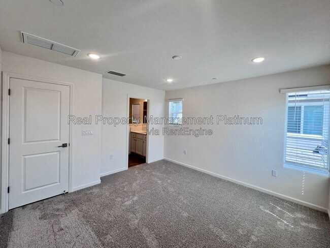 Building Photo - 1533 Vintage Ln