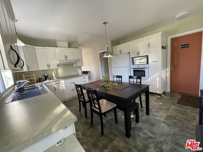 Building Photo - 7802 Airport Blvd