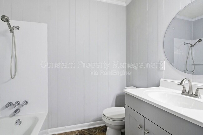 Building Photo - 105 Maxwell Dr