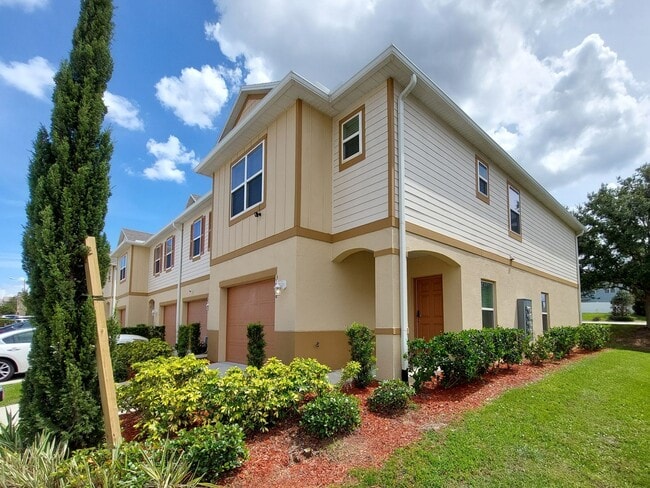 Primary Photo - COMING SOON! Beautiful 3 Bedroom 2 1/2 Bat...