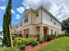 Building Photo - COMING SOON! Beautiful 3 Bedroom 2 1/2 Bat...