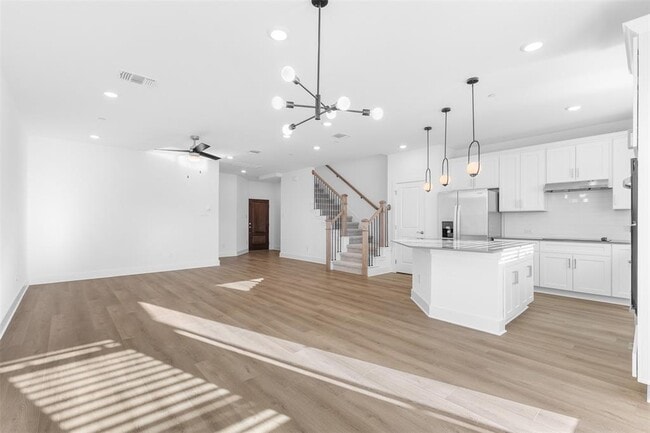 Building Photo - 1955 Settlers Glen Dr