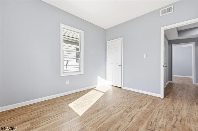 Building Photo - 76 Riggs Pl