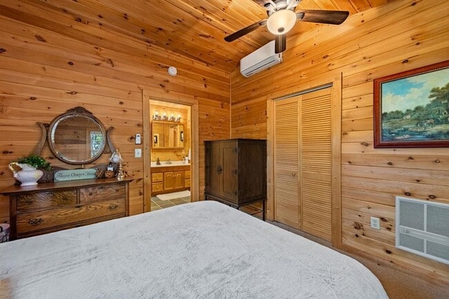 Building Photo - 212 Dogpatch Ln