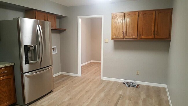 Building Photo - 6401 Deihl Rd