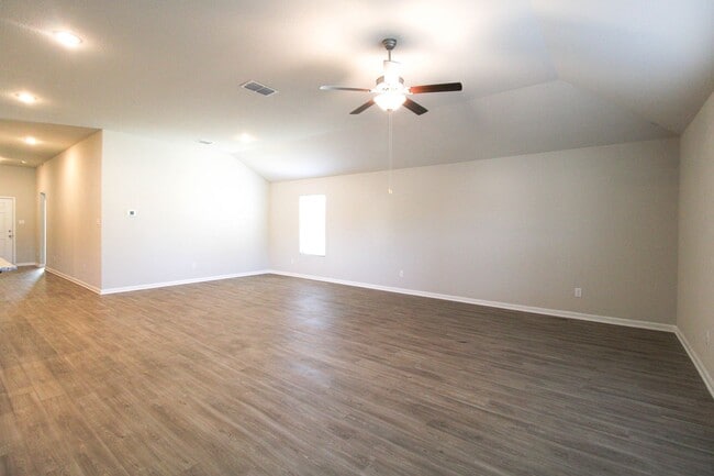 Building Photo - 7043 Diamond Vly