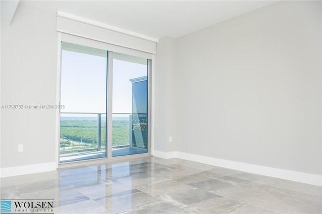 Building Photo - 16385 Biscayne Blvd