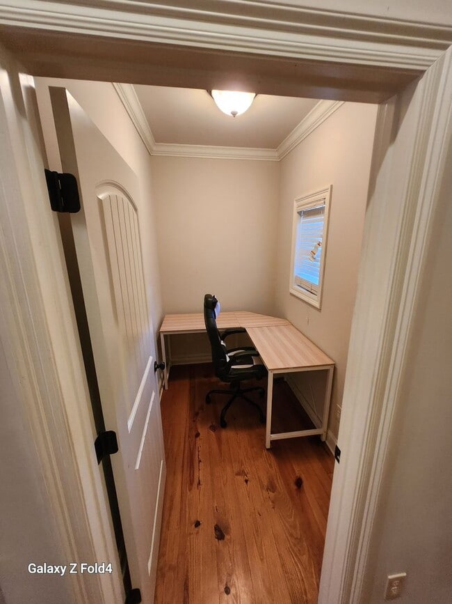 Building Photo - New Listing in Madison