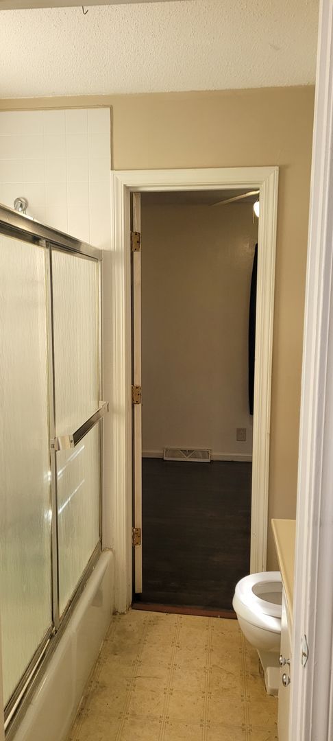 Building Photo - Cozy 2 Bedroom Home