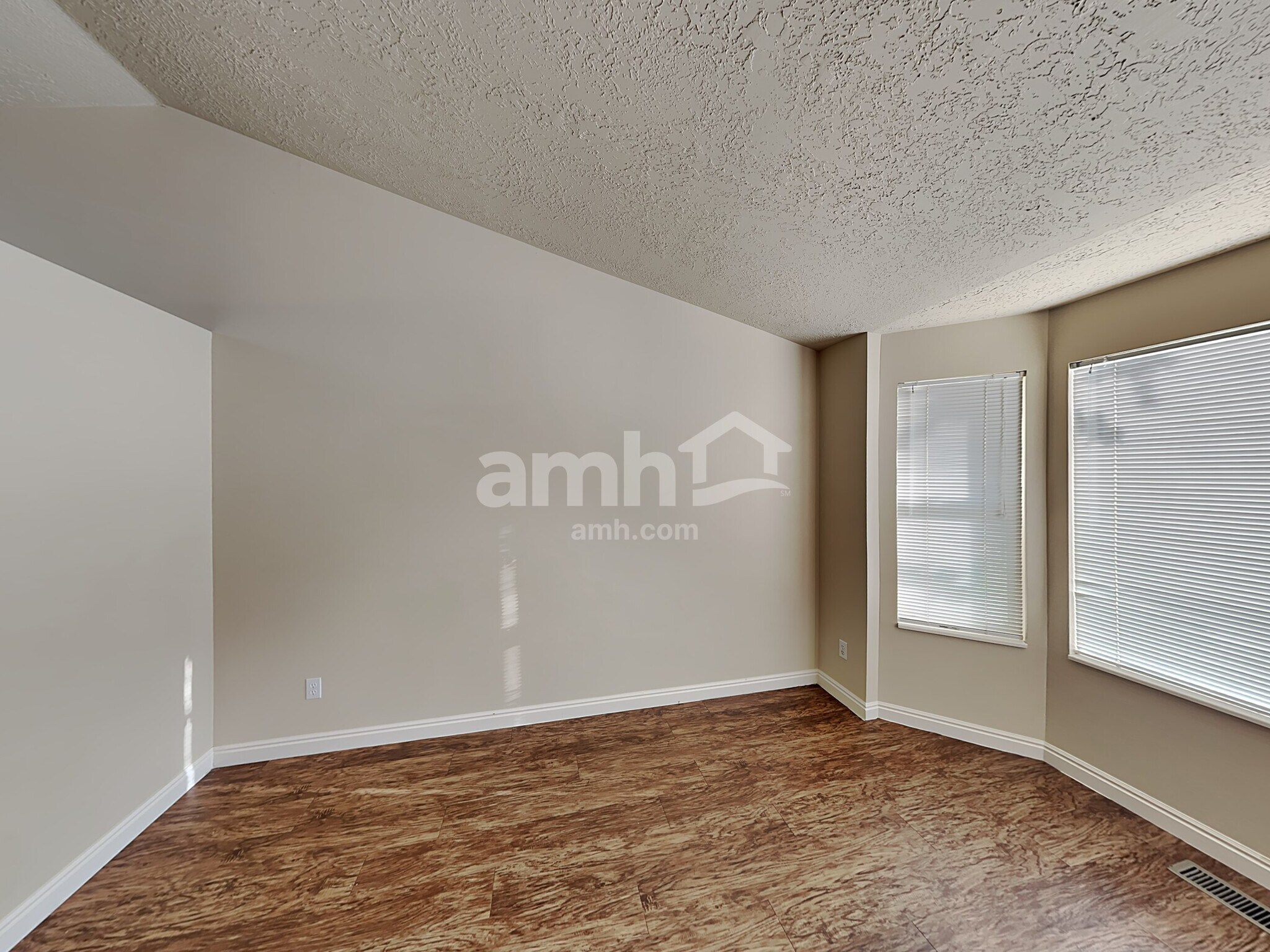 Building Photo - 308 S 1050 E