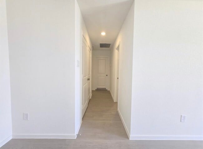 Building Photo - 28818 Texas Sparrow Ln