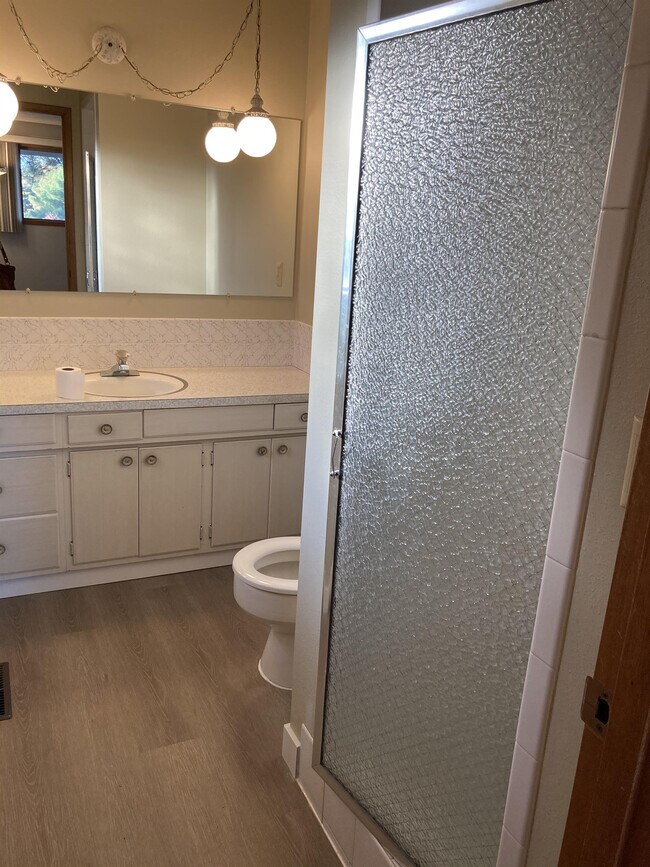 Building Photo - 7190 Los Verdes Dr