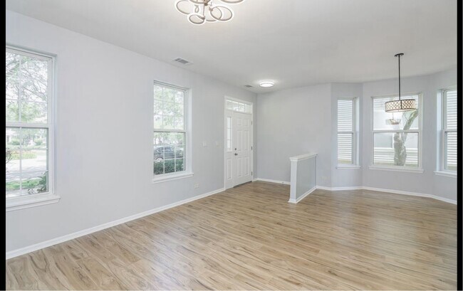 Building Photo - 2270 Georgetown Cir