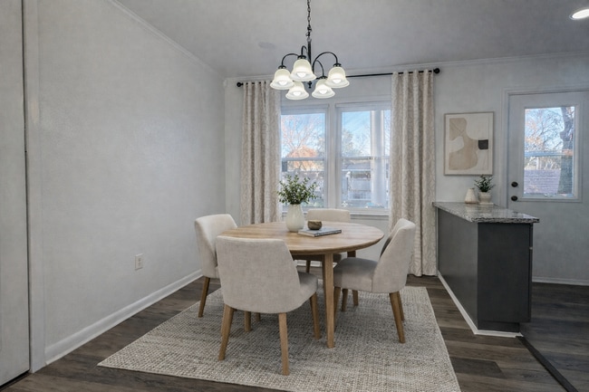 Building Photo - 2353 Oxford Way