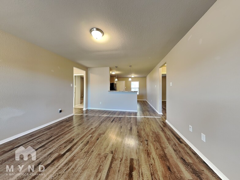 Building Photo - 407 Westwood Dr