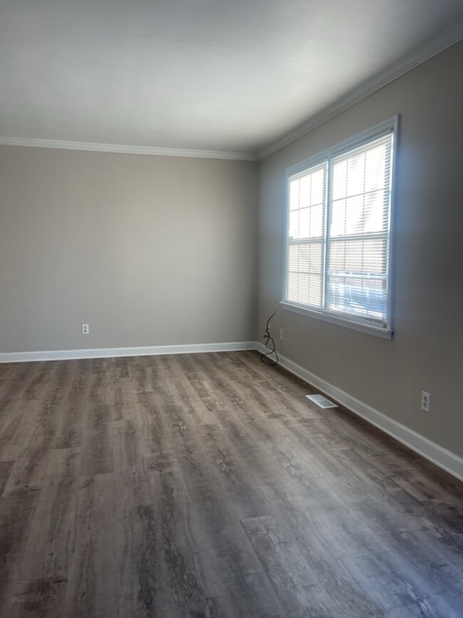 Building Photo - 6105 Trent Dr NW