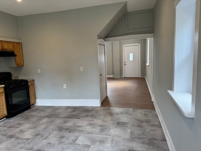 Building Photo - Beautiful 3 Bedroom Home with a Bonus Room in Lancaster City!